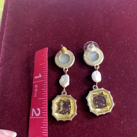 Faux Gold, pearl and rhinestone earrings. - Picture 3 of 3